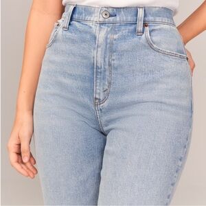 Abercrombie & Fitch Curve Love Ultra High Rise Ankle Straight Jean size 000 Long